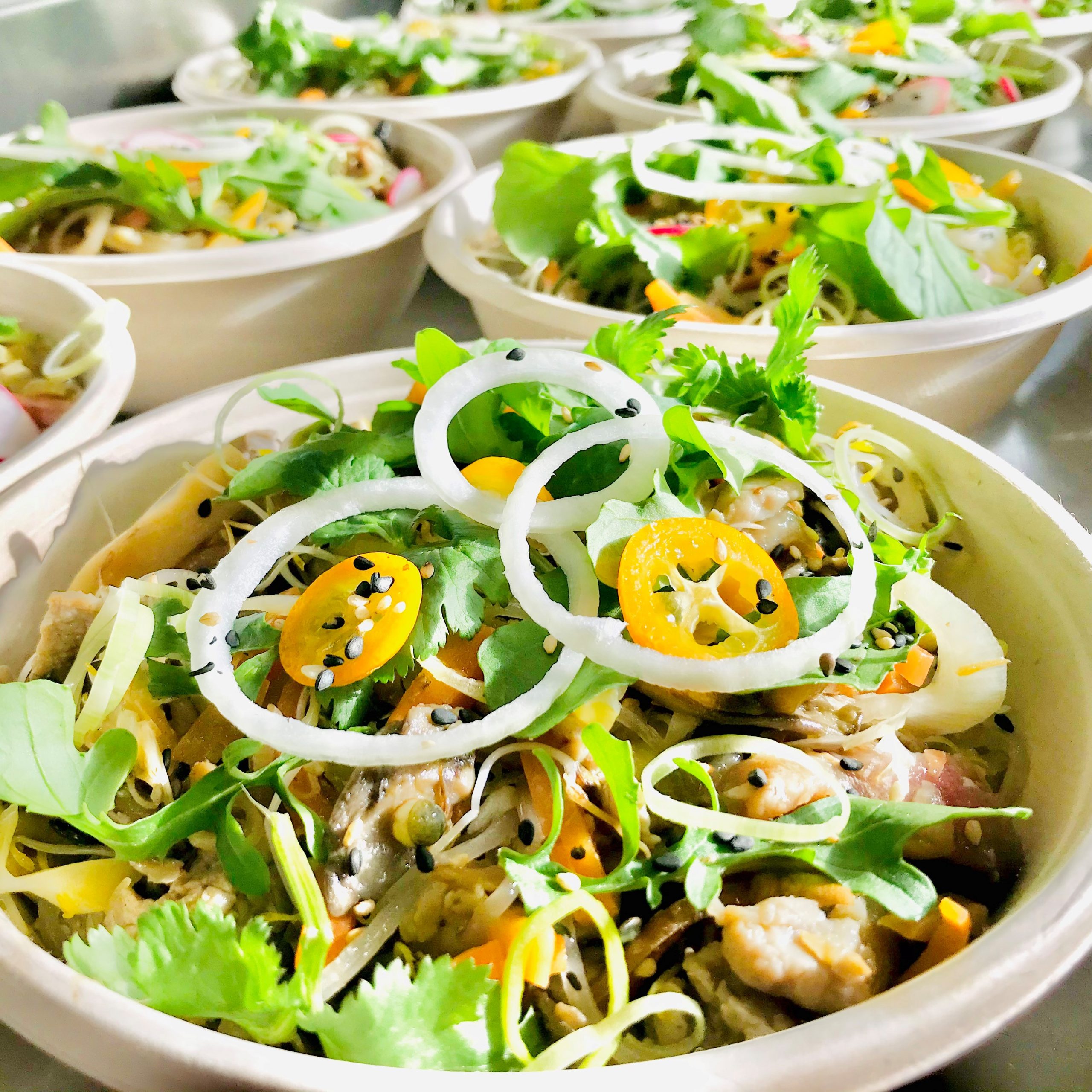 Salade au bœuf confit et pomelos Corse Traiteur Nature Ethique Bio Cassis La Ciotat Ceyreste Aubagne Roquefort La Bédoule Carnoux